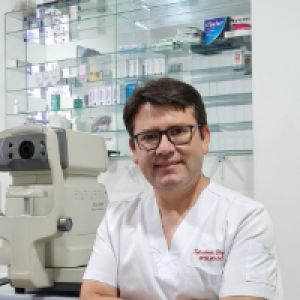 SOLUCIONES VISUALES - DR. MOISES VELASQUEZ CABRERA