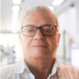 Dr. Jorge Alberto Corvacho Cáceres / Oftalmologo