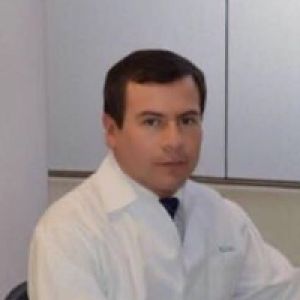 JULIO A. SUÁREZ CUEVA - UROLOGO